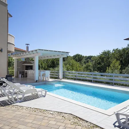 بيت للعطل 8-schlafzimmer-villa Bianca Mit Pool- Sauna- Bil By Interhome بريمونتيرا