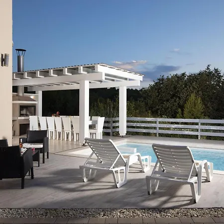 8-schlafzimmer-villa Bianca Mit Pool- Sauna- Bil By Interhome