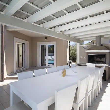 8-schlafzimmer-villa Bianca Mit Pool- Sauna- Bil By Interhome بيت للعطل بريمونتيرا