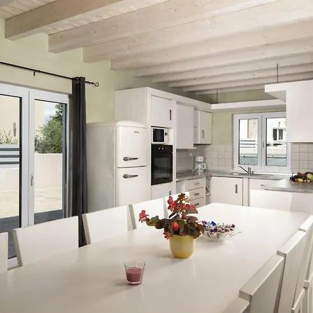 بيت للعطل 8-schlafzimmer-villa Bianca Mit Pool- Sauna- Bil By Interhome