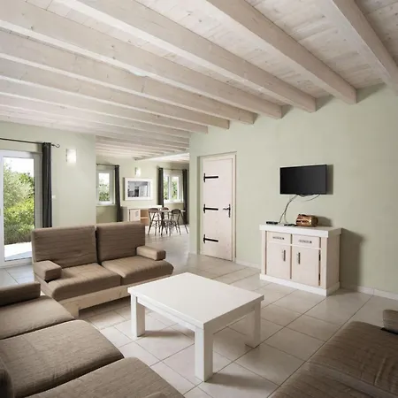 8-schlafzimmer-villa Bianca Mit Pool- Sauna- Bil By Interhome