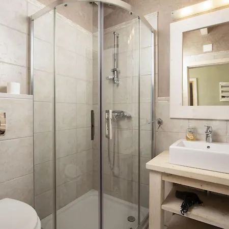 8-schlafzimmer-villa Bianca Mit Pool- Sauna- Bil By Interhome بيت للعطل